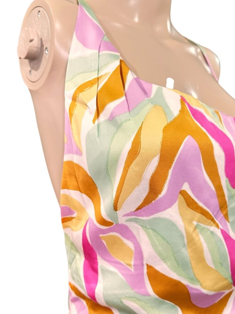 ASTR The Label NWT Multicolor Floral Halter Crop Top Size M Smocked Back - Picture 4 of 12